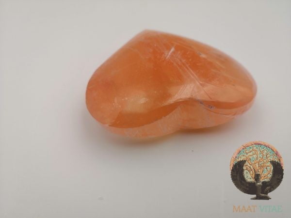 Sélénite orange forme coeur- Maât Vitae - SELCO1