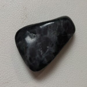 Pierre roulée de Gabbro de Madagascar