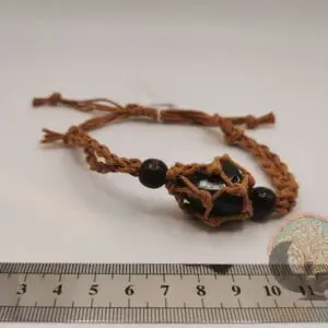 bracelet tissé ocre avec une pierre naturelle issue de mine équitable et raisonnée d' Oeil de Tigre