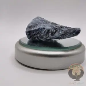 Sodalite brute, pierre naturelle de couleur bleue et légèrement pigmentée blanche